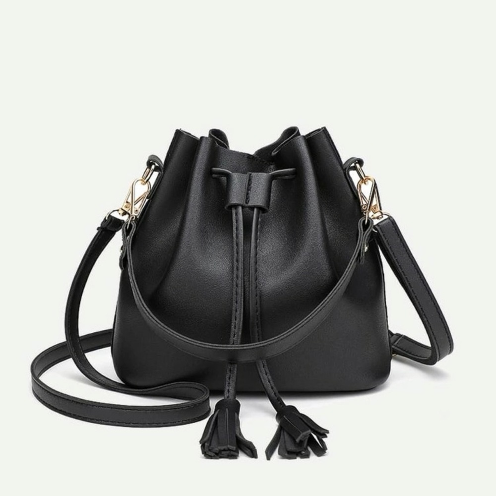 Black Bucket Bag🖤